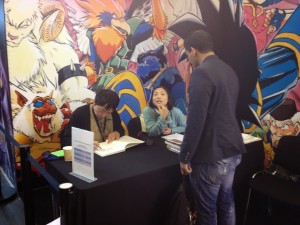 A book signing session organized for those lucky enough to have won the contest on Facebook… I wish I had brought my Golden Metal Slime for better luck!